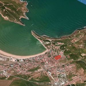 Land in São Martinho do Porto close to the beach
