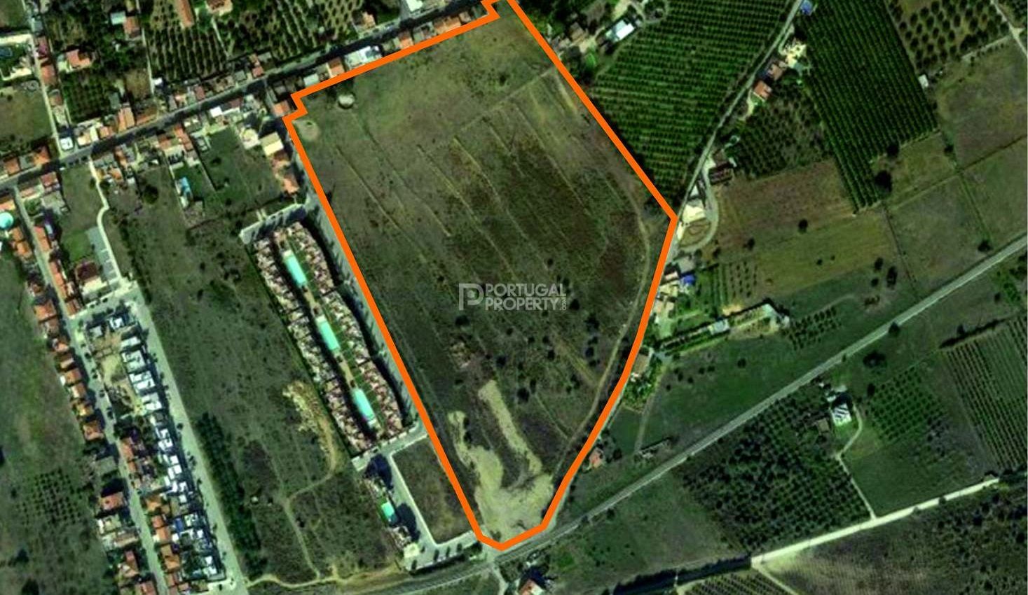 Plot with Excellent Construction Potential