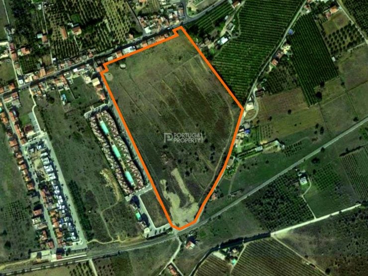 Plot with Excellent Construction Potential