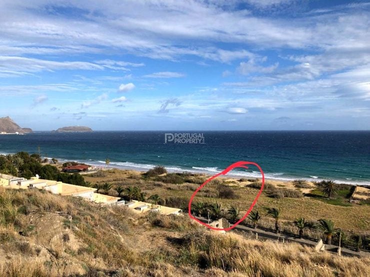 The Perfect Plot Overlooking The Beach