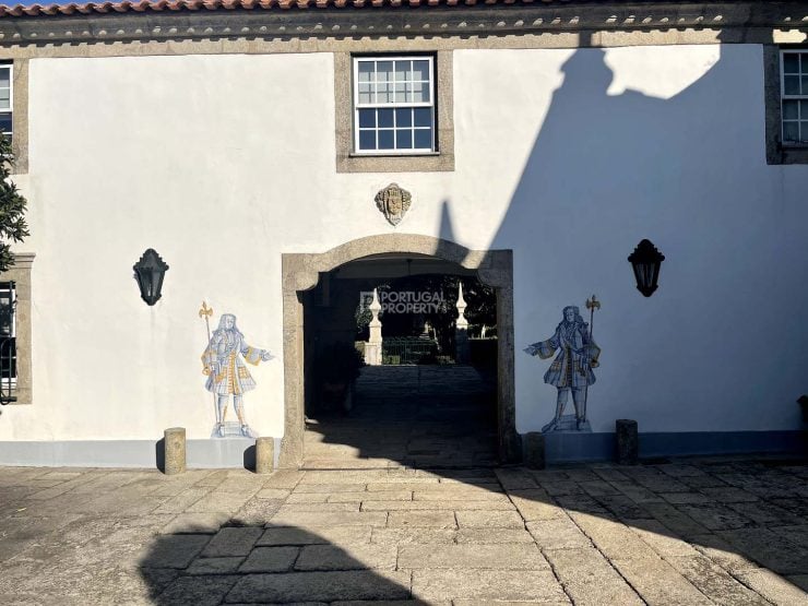 Classic Portuguese Estate 30 Minutes From Downtown Porto