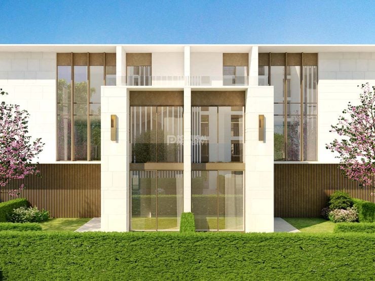Luxury Townhouse, Elegance And Space In Cascais