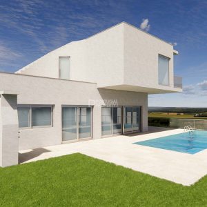 Modern Villa with Pool and Sea Proximity in Nazaré