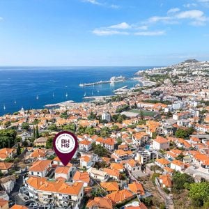 Luxury traditional villa with stunning view, 5 minutes from the centre of Funchal