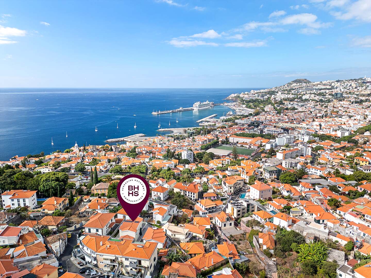 Luxury traditional villa with stunning view, 5 minutes from the centre of Funchal Luxury traditional villa with stunning view, 5 minutes from the centre of Funchal