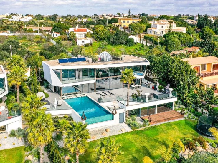 World Class Modern Four Bedroom Algarve Villa in Iconic Cerro de Águia with Panoramic Sea Views