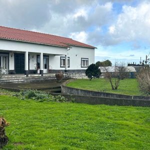 Stunning House in Rabo de Peixe