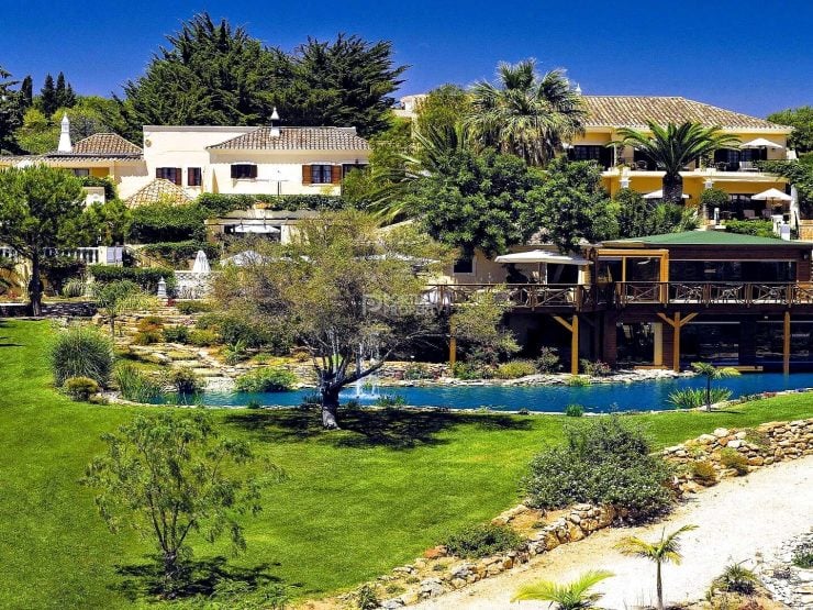 Outstanding Country Estate In The Heart Of The Algarve – With Commercial License