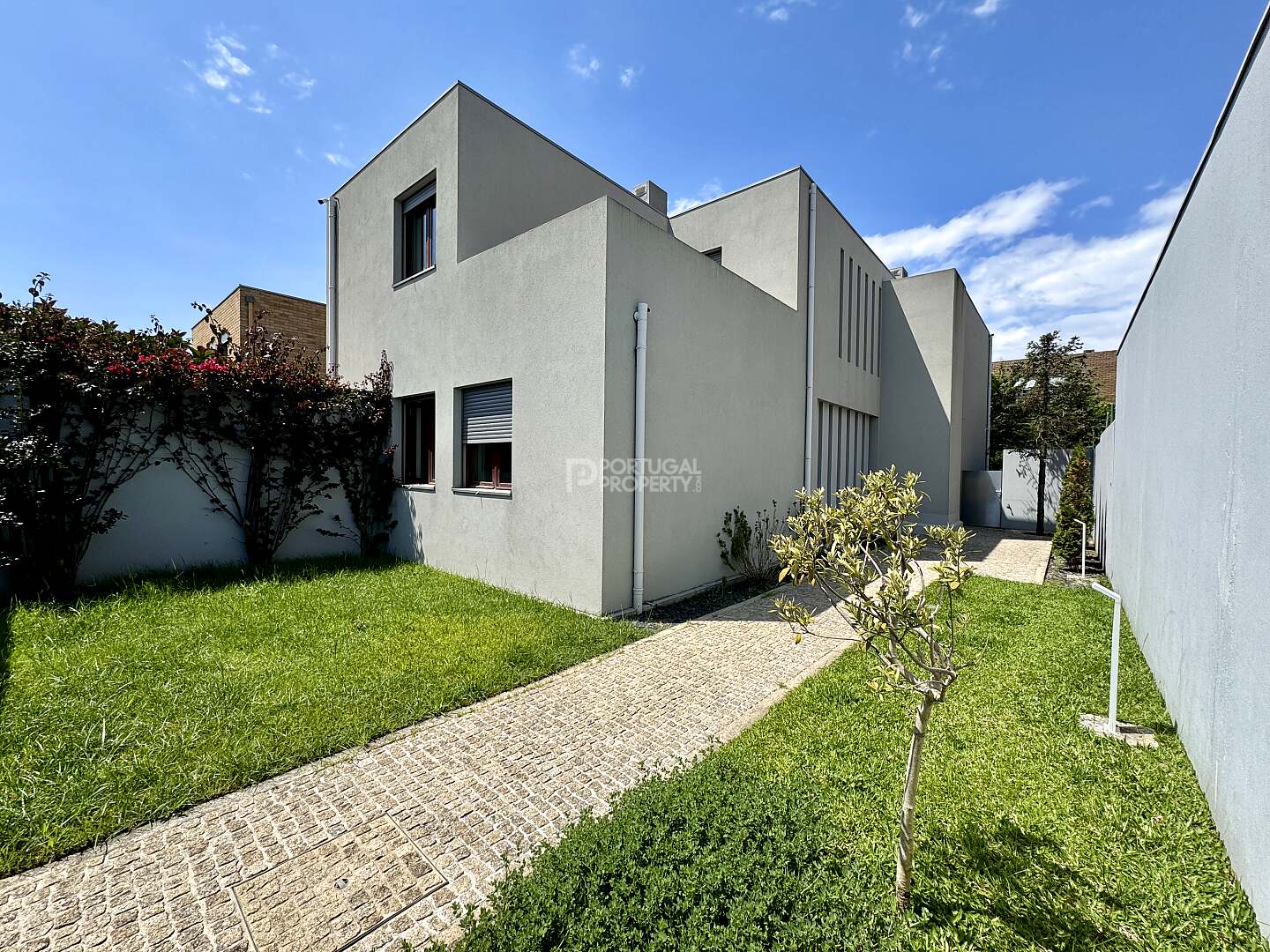 3+2 Bedroom Villa With Garden And Elevator 3+2 Bedroom Villa With Garden And Elevator