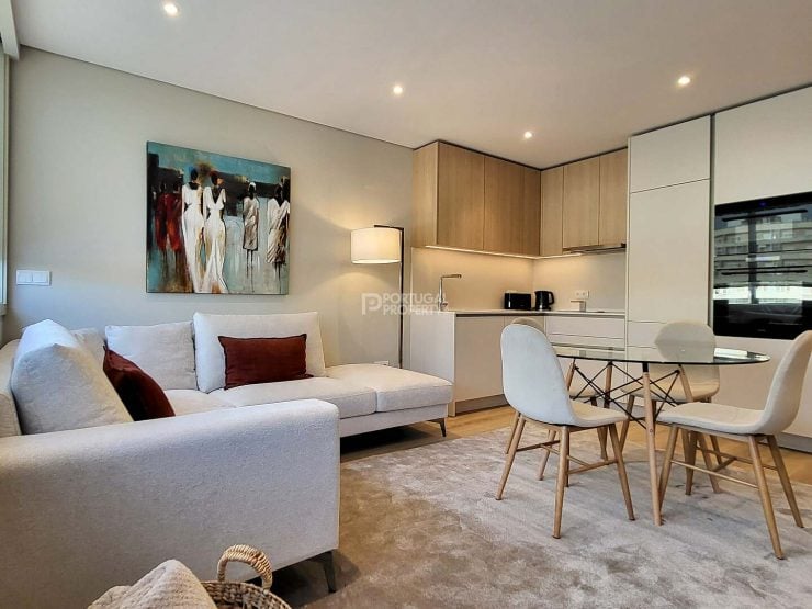 Fully Furnished Studio with Short-Term Rental License in Prime Matosinhos Sul