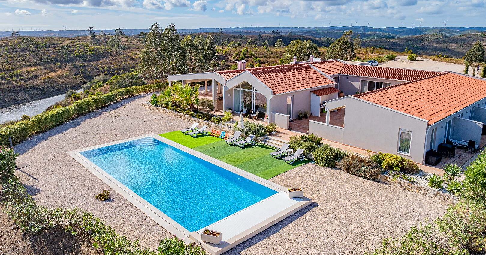An Expansive Algarve Estate With Rare Natural Beauty And Limitless Potential