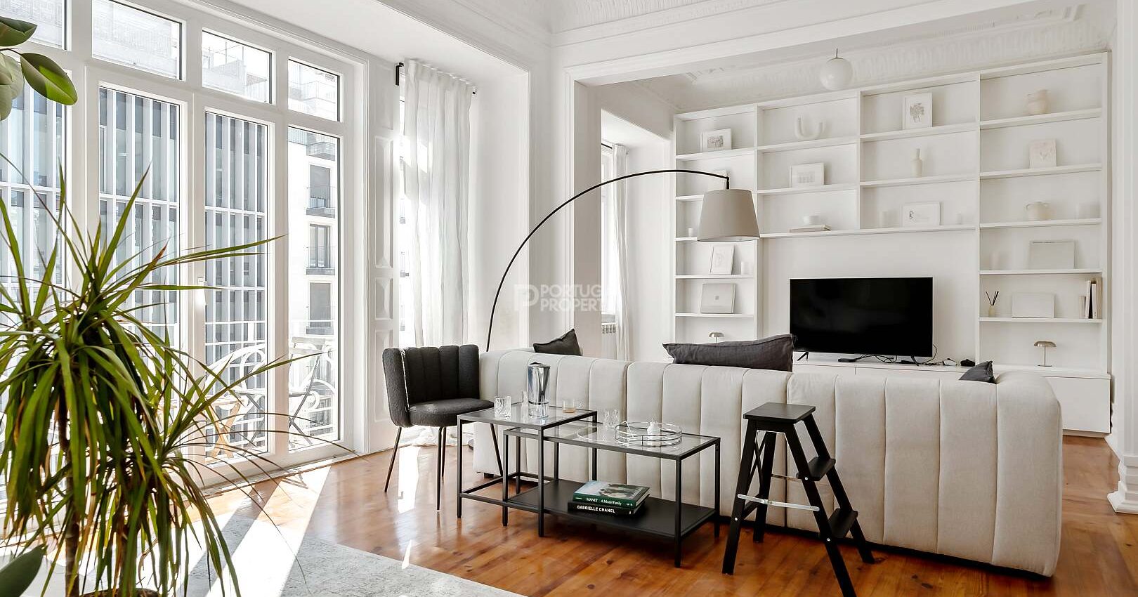 Spacious And Luminous Apartment In Avenida Duque d’Ávila