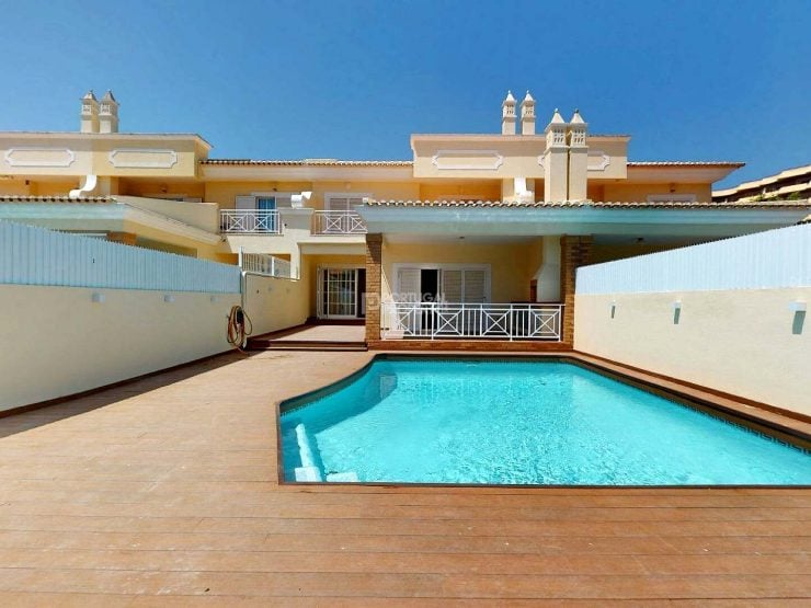 Renovated V2+2-Bedroom Villa With Private Pool And Luxury Finishes In Vilamoura