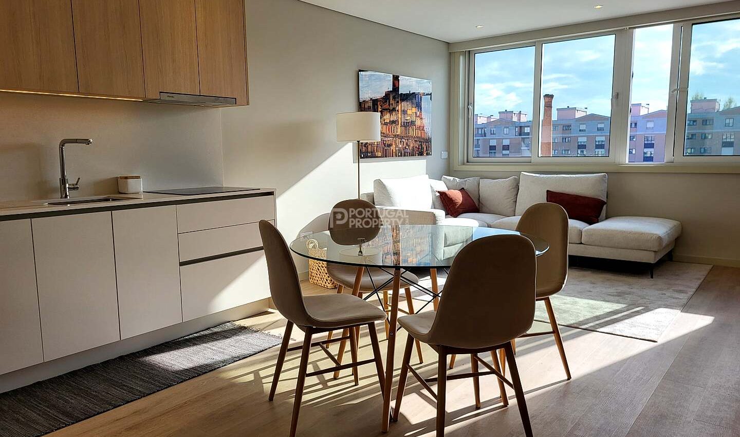 Stylish, Fully Furnished Apartment with AL License in Prime Matosinhos Sul Location