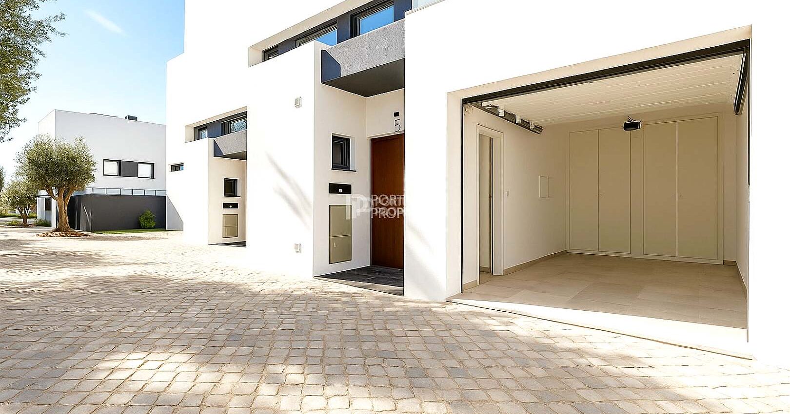 Modern 3+1 Bedroom Townhouse In Cabanas De Tavira Modern 3+1 Bedroom Townhouse In Cabanas De Tavira