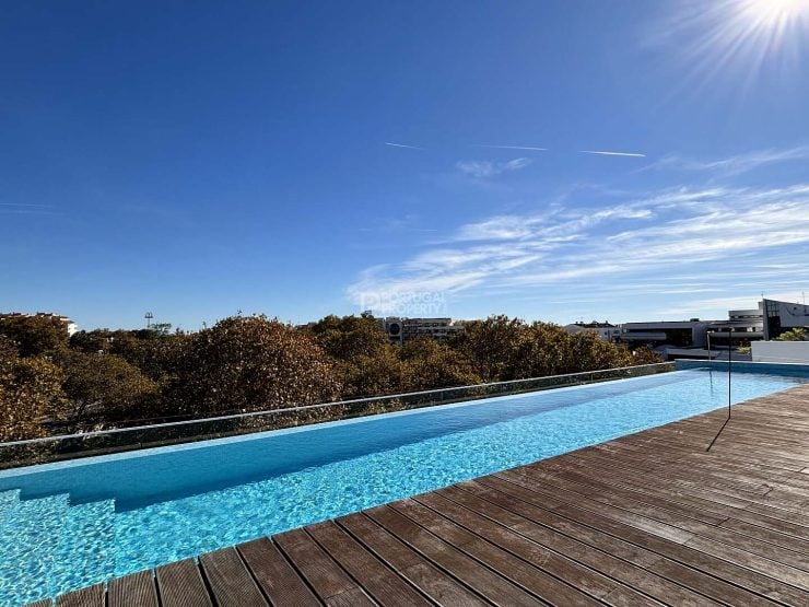 Stunning 2-Bedroom Apartment In Central Albufeira