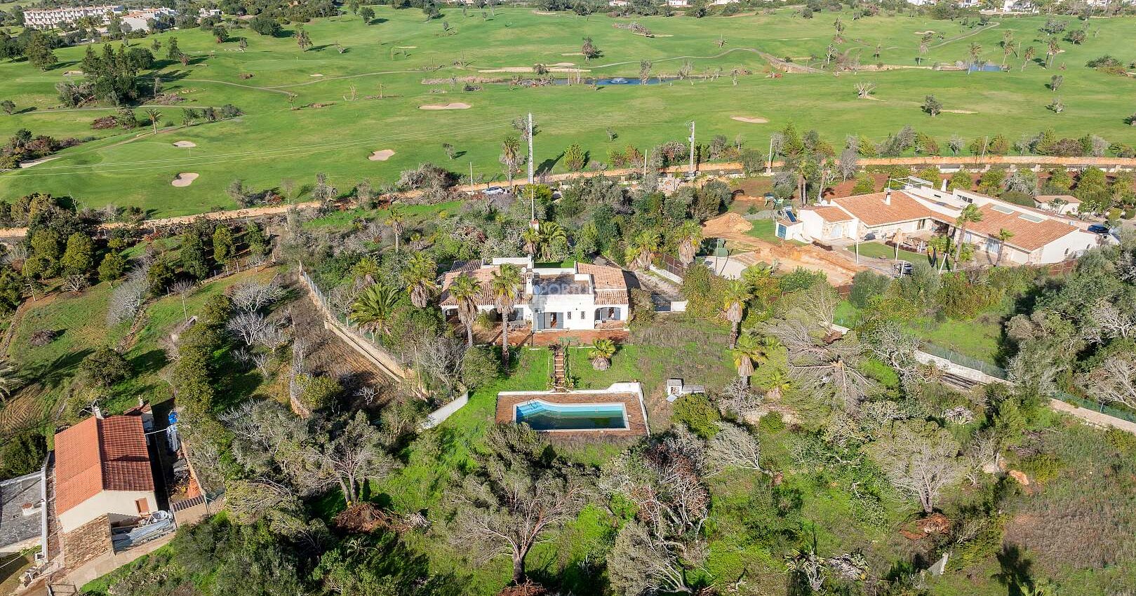 3-Bedroom Villa on 20,000 m² Plot – Full Renovation / Rebuild Project