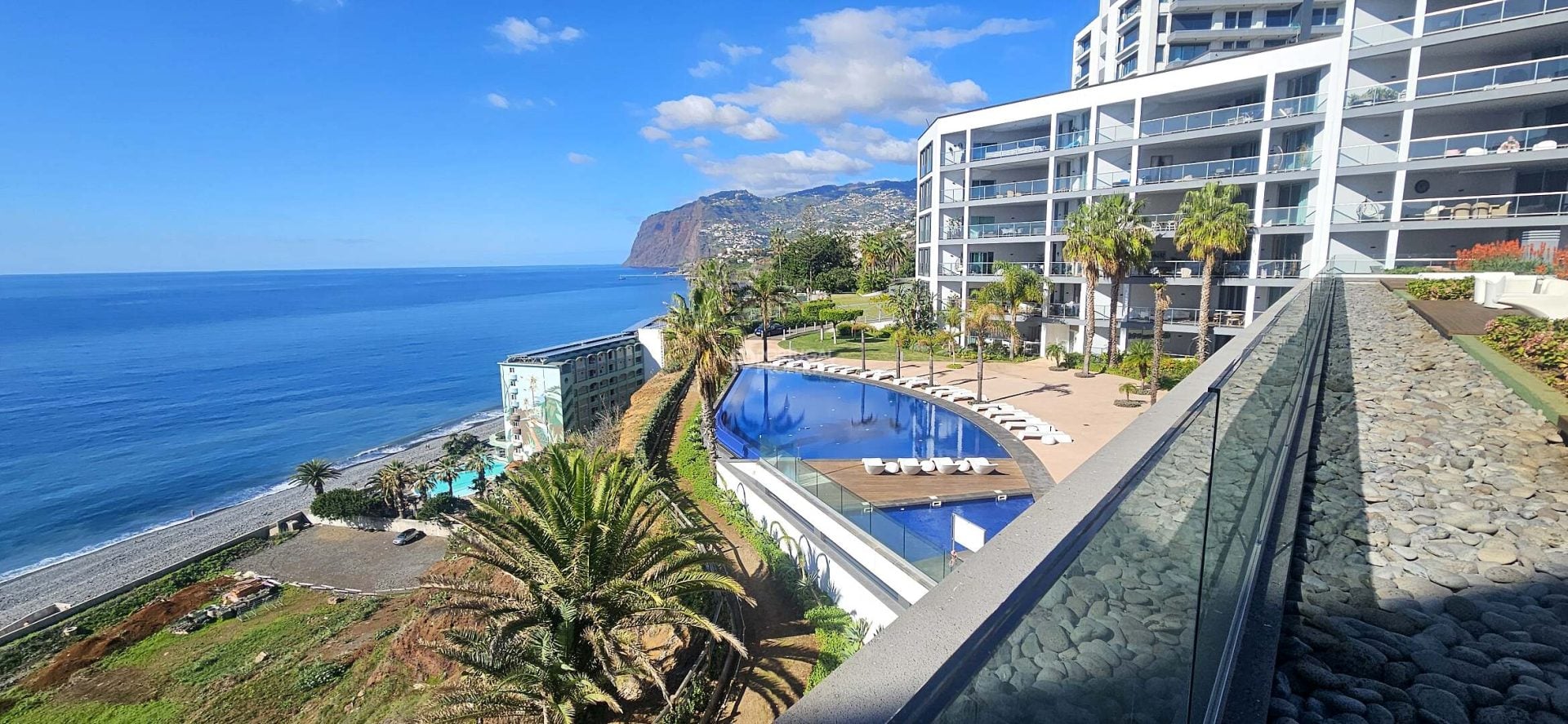 Front Sea Apartment