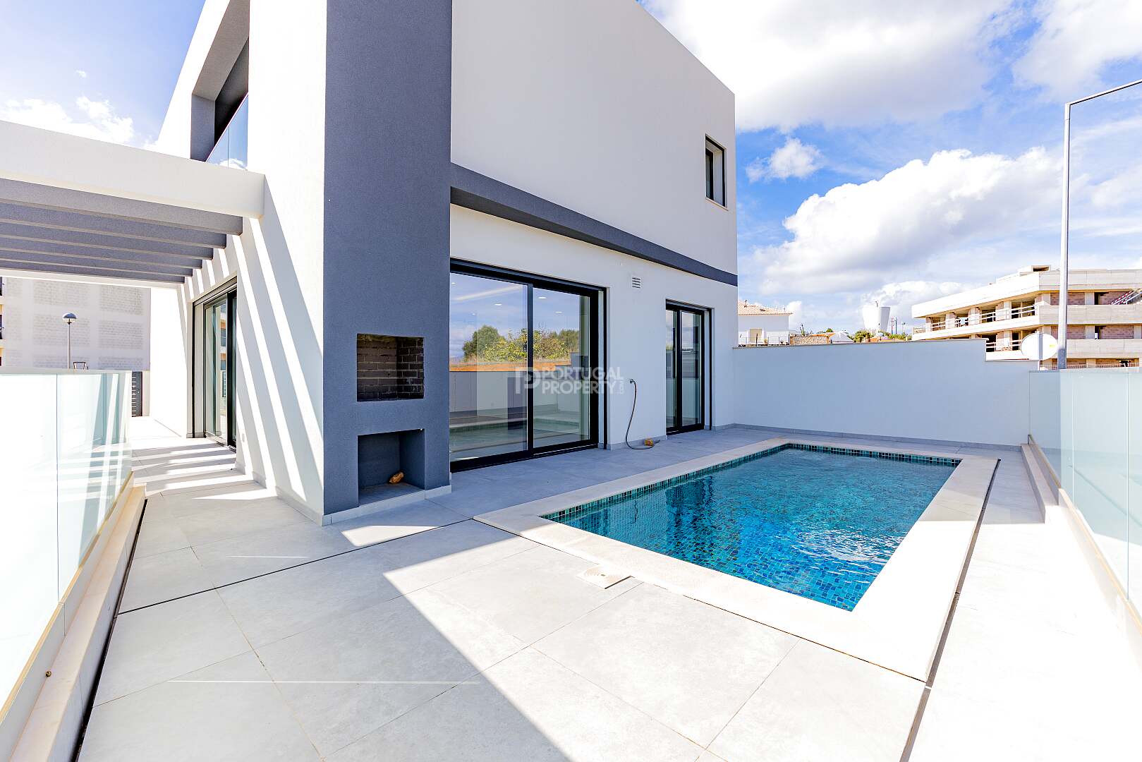 3-Bedroom Villa With Panoramic Countryside And Sea Views In Mexilhoeira Grande, Algarve