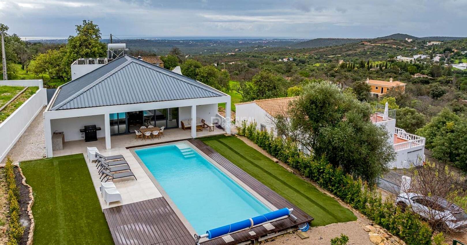 Exceptional Modern Four Bedroom Villa With Sea Views Near Loulé Exceptional Modern Four Bedroom Villa With Sea Views Near Loulé